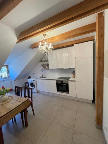 Große Wohnung mit Dachterrasse in Starnberg in Starnberg