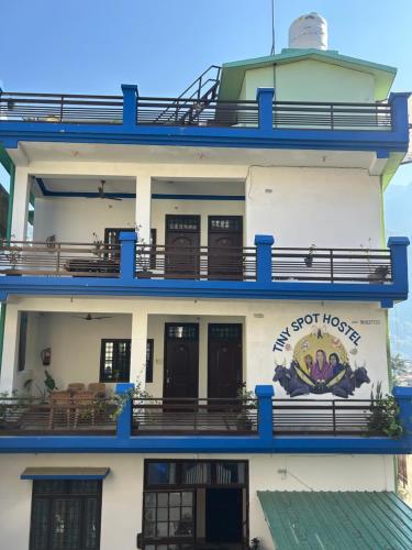 Exterior view of Tiny Spot Hostel Rishikesh