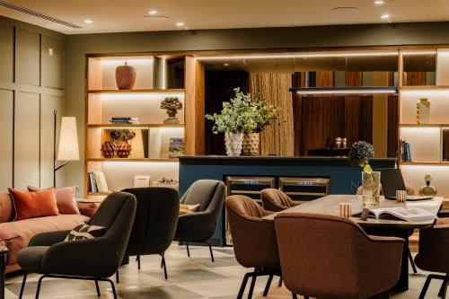 Lobby, The Wellington Glasgow by Adina near The Tenement House