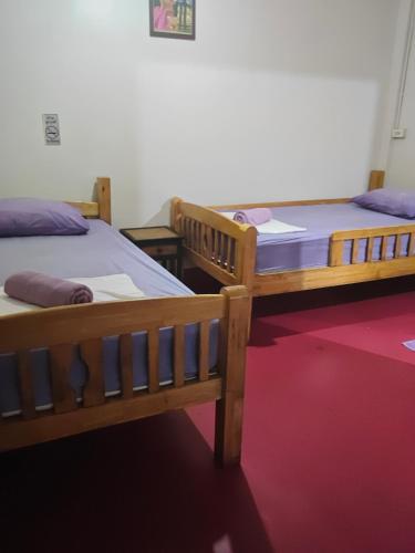 ห้องมาตรฐานเตียงแฝดพร้อมพัดลม (Standard Twin Room with Fan)