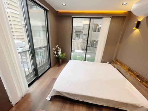 501落地大床房-心斋桥-道顿堀-日本桥-大阪城公园-难波-梅田-地铁站200m-京都奈良神户