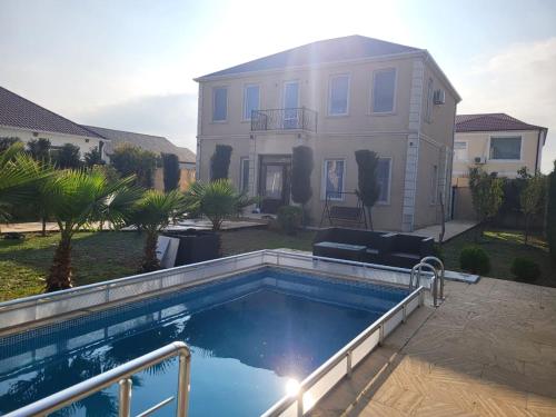 LiveUp Villa in Mardakan – khách sạn tại Sagan