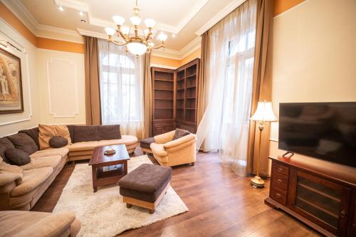 2 bedrooms, 3 beds