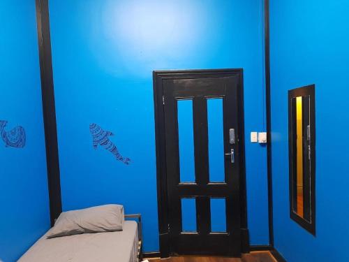 Ozi Inn Backpackers - Perth -Valid International Passport Required – Perth, IL