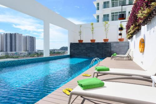 Swimming pool, Olive Tree Hotel Penang in Penang
