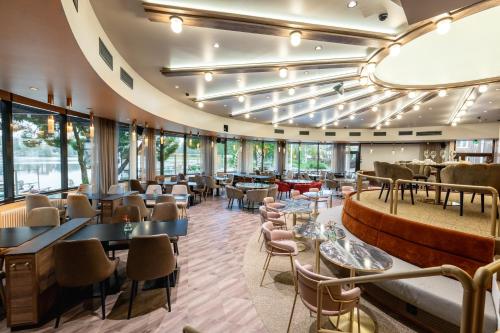 餐廳, 原創索克斯酒店瓦庫娜花門琳娜 (Original Sokos Hotel Vaakuna Hameenlinna) in 海門林納