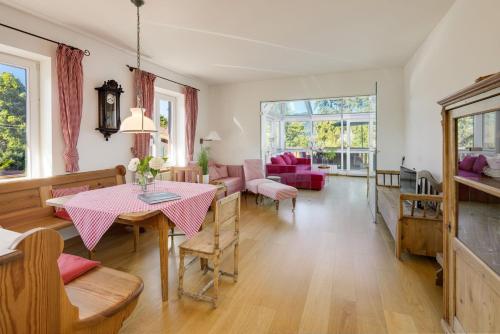 Ferienwohnung Tegernsee-Blick mit Bergblick in Gmund am Tegernsee