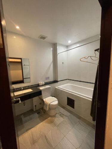 room detail thumbnail 2