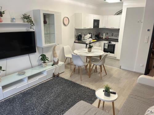 Zöld Terasz Apartman – khách sạn tại Sestakert