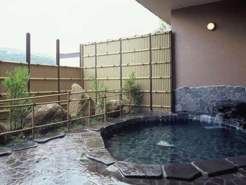 Shirakabako Hotel Paipuno Kemuri Located in Nagawa, Shirakabako Hotel Paipuno Kemuri is a perfect starting point from which to explore Nagano. Both business travelers and tourists can enjoy the propertys facilities and services. Ser