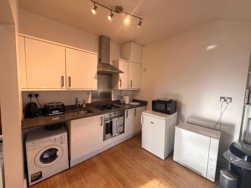 Historic Holborn meets Modern 1 BR flat. - image 8