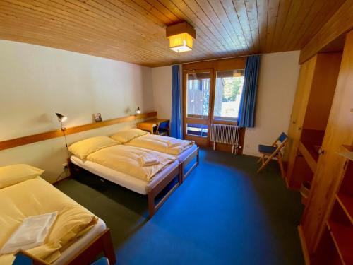 room detail thumbnail 0