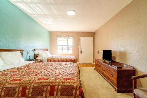 Woodfield Inn and Suites - image 11