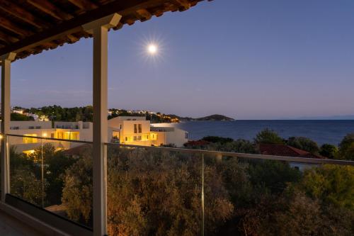 Roula's house on the beach 2