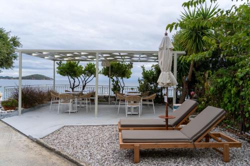 Roula's house on the beach 3