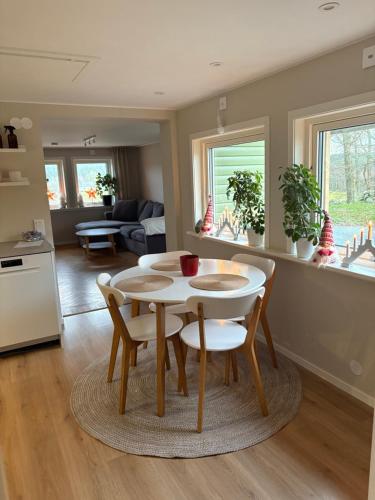 Mysig stuga Buared - Family nature stay in Askloster