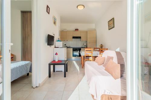 Les Deux Villages n°3 - Studio avec Terrasse in Reilhanette