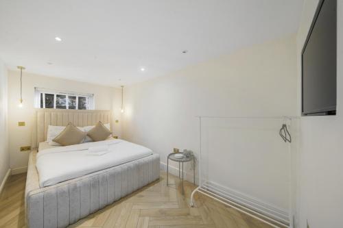 Stylish Kentish Town HomePrivate Garden Jacuzzi - image 6