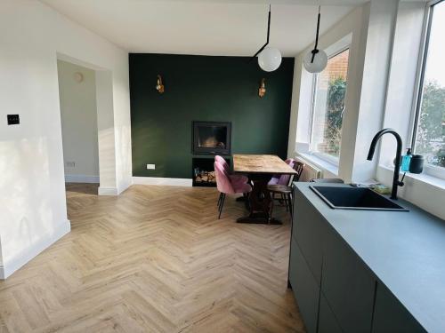 設施, Relax in Comfort, Renovated 3 Bed Nuthall Retreat in 納托爾