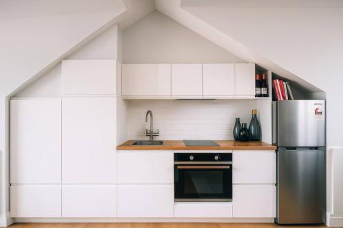Spacious Architect-Designed Studio in Redfern - image 10