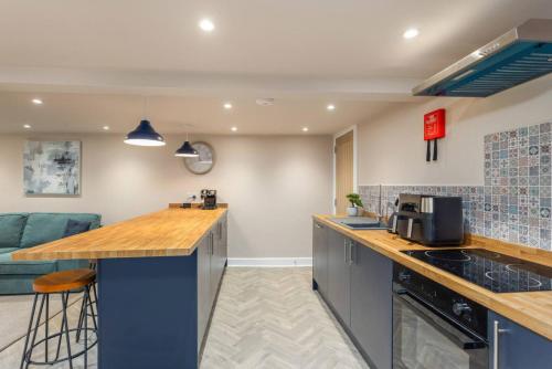 Modern 4 Bedroom Apartment, Edinburgh. in 達爾基斯