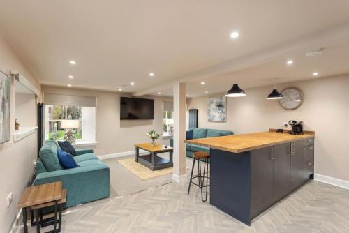 Modern 4 Bedroom Apartment, Edinburgh. in 達爾基斯