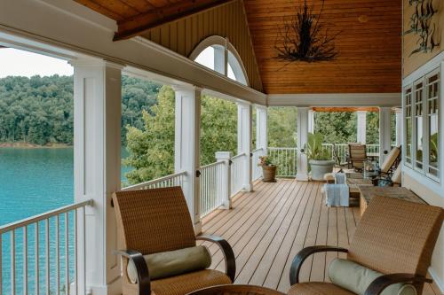 Balcony/terrace, Waterfront Retreat with Dock, Pool and Jet Skis in La Follette