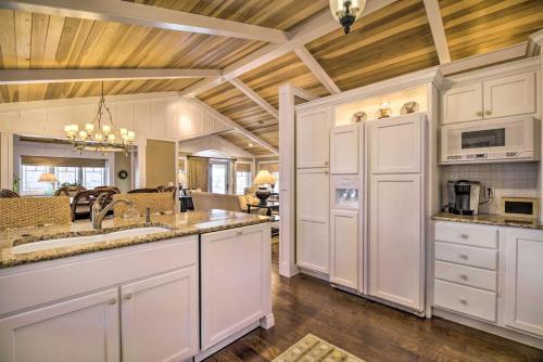 Kitchen, Waterfront Retreat with Dock, Pool and Jet Skis in La Follette