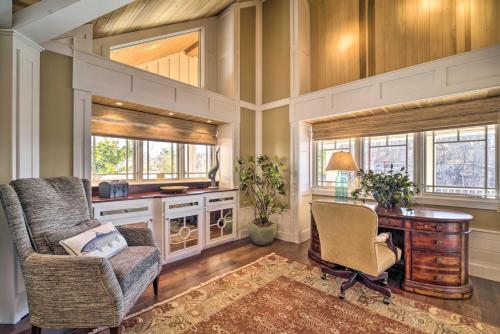 Facilities, Waterfront Retreat with Dock, Pool and Jet Skis in La Follette