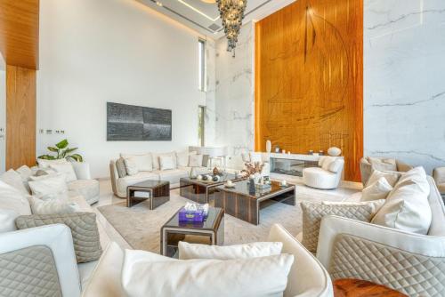 Signature Palm Villa Ultra-Luxury 6 BDR Retreat - main image