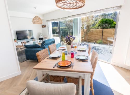 Magnifique Villa familiale bord de mer, plage à pied par Groom gîte à louer Petit Cochon