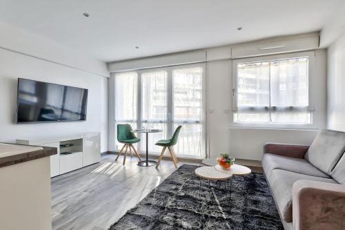 Bel appartement pres des Champs-Elysees