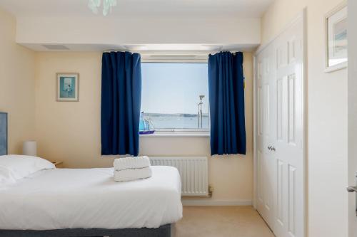 Ahoy - Balcony with Beautiful Harbour Views