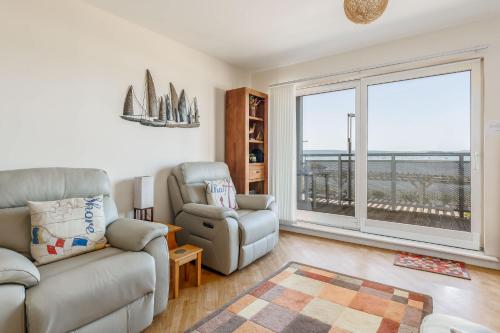 Ahoy - Balcony with Beautiful Harbour Views