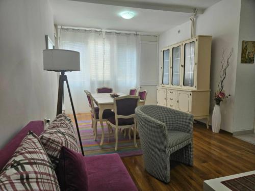 Lovely square apartment Purple Velvet 43 Macedonia Stree, Skopje (photo 3)