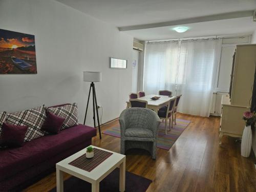 Lovely square apartment Purple Velvet 43 Macedonia Stree, Skopje (photo 8)
