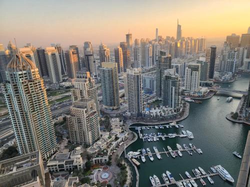 SOLARTE Luxe - Marina Gate - Spectacular Pools with Marina Views, Dubai (photo 6)