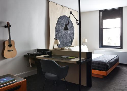 room detail thumbnail 1