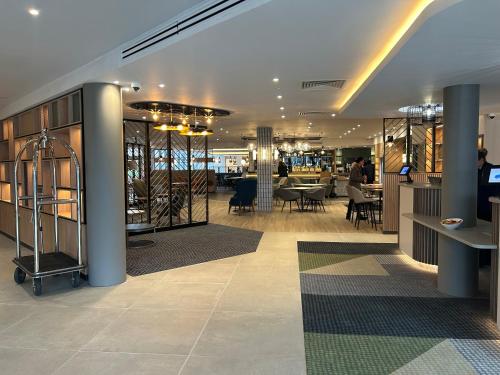 Hilton Garden Inn Luton North - image 4