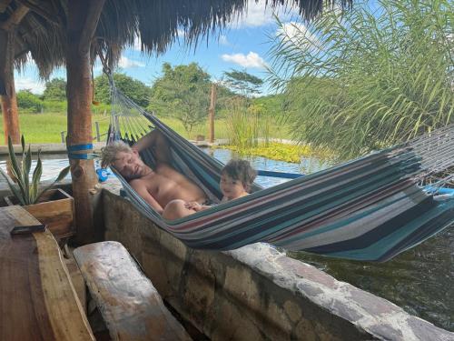 Bazén, Finca Buena Vida Hostel in El Limon