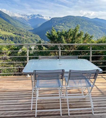 Chalet Cocoon en lisière de forêt, avec grande terrasse, et vue 'waouh'