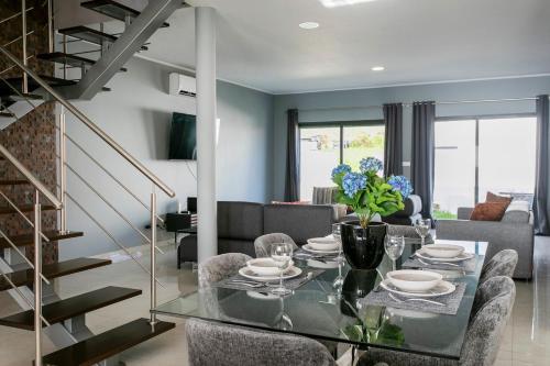 GuestReady - Sunset House in เรลวา