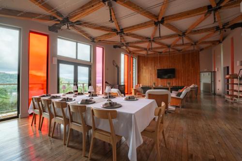 Shared lounge/TV area, The Dome House in Windermere