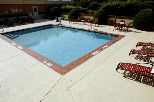Swimming pool, Best Western Plus Goldsboro in Goldsboro (NC)