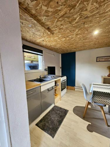 Studio confort chez Lolita et Wilfried in Saint Laurent Sur Sevre