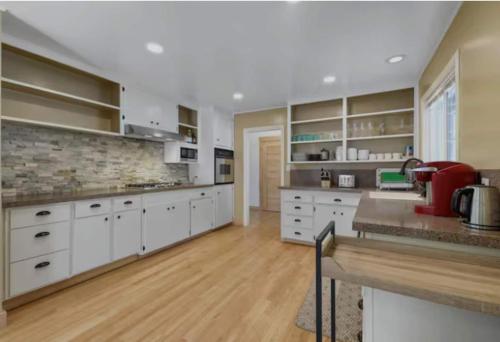 Hot TubSaunaPoolPrivate Beach Tahoe Oasis in Zephyr Cove (NV)