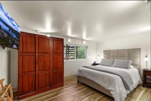 Hot TubSaunaPoolPrivate Beach Tahoe Oasis in Zephyr Cove (NV)