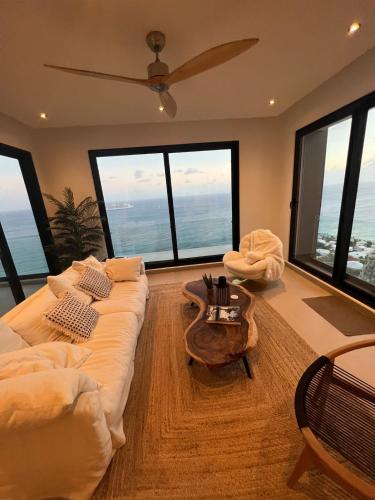 In the Blue Sky - Spectacular view home in Cay Bay