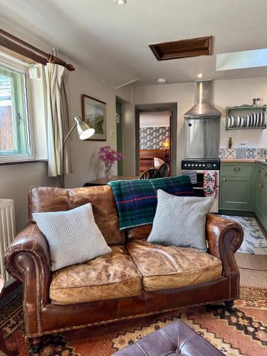 The Old Forge Glamping and Cottage Stays in Komptona Ebasa