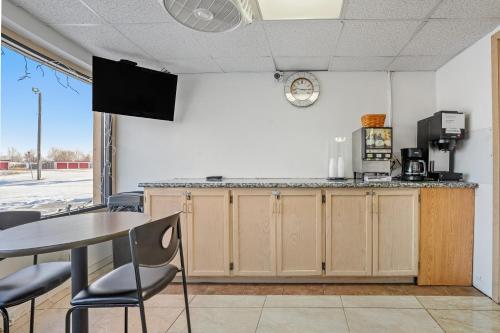 Rodeway Inn - image 8